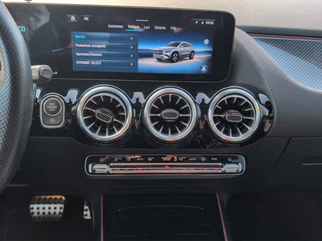 MERCEDES-BENZ GLA 200 d Automatic AMG Line Premium - 16