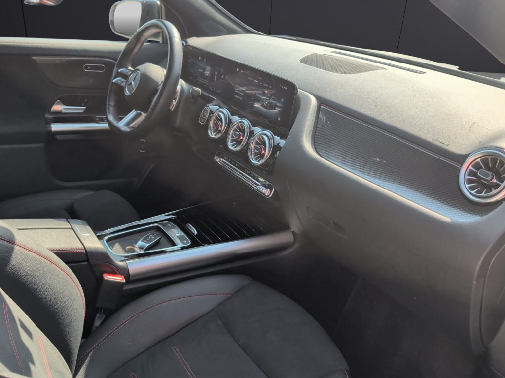 MERCEDES-BENZ GLA 200 d Automatic AMG Line Premium - 18