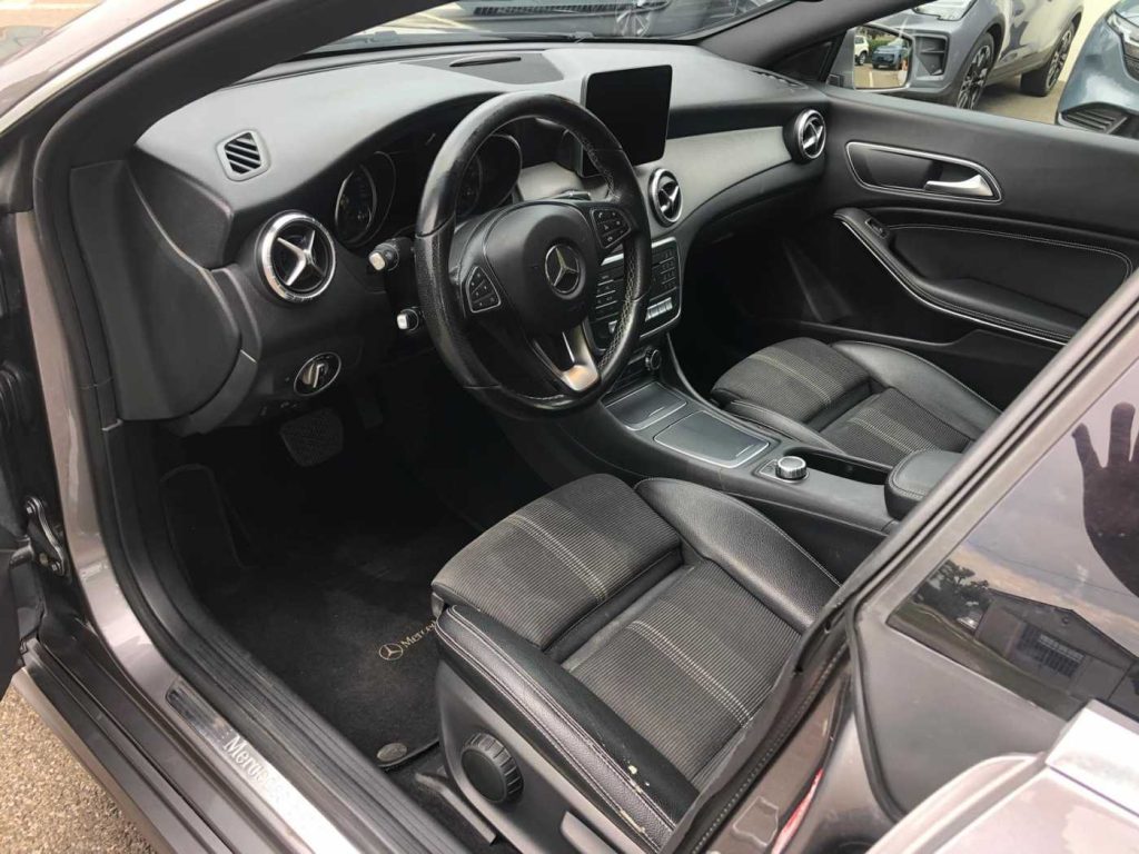 MERCEDES-BENZ CLA 180 d Automatic Executive - 9