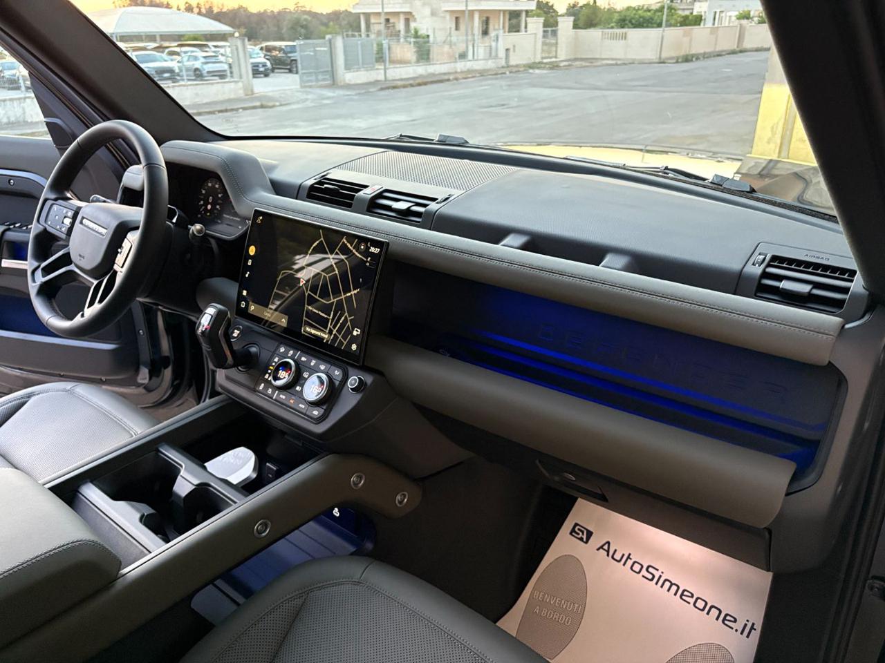 LAND ROVER Defender 110 3.0D I6 200 CV AWD Auto X-Dynamic SE TETTO PAN - 16