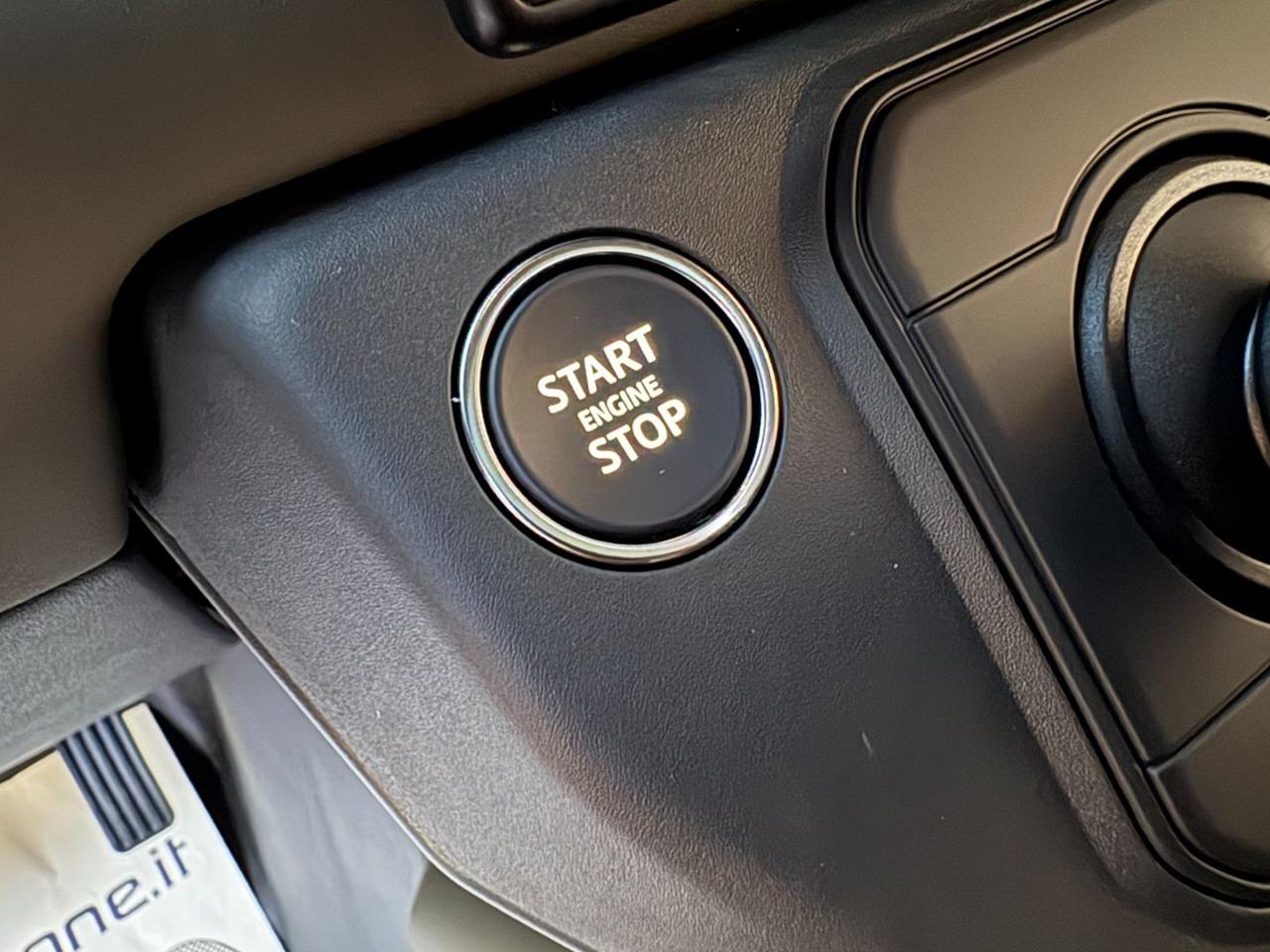 LAND ROVER Defender 110 3.0D I6 200 CV AWD Auto X-Dynamic SE TETTO PAN - 30