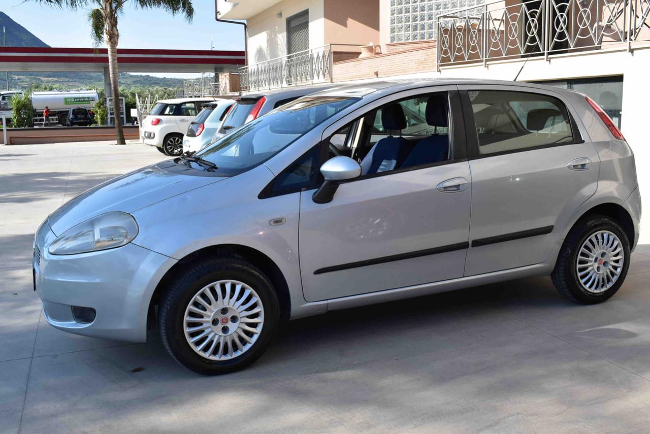 FIAT Grande Punto 1.4 5 porte Active Natural Power - 4