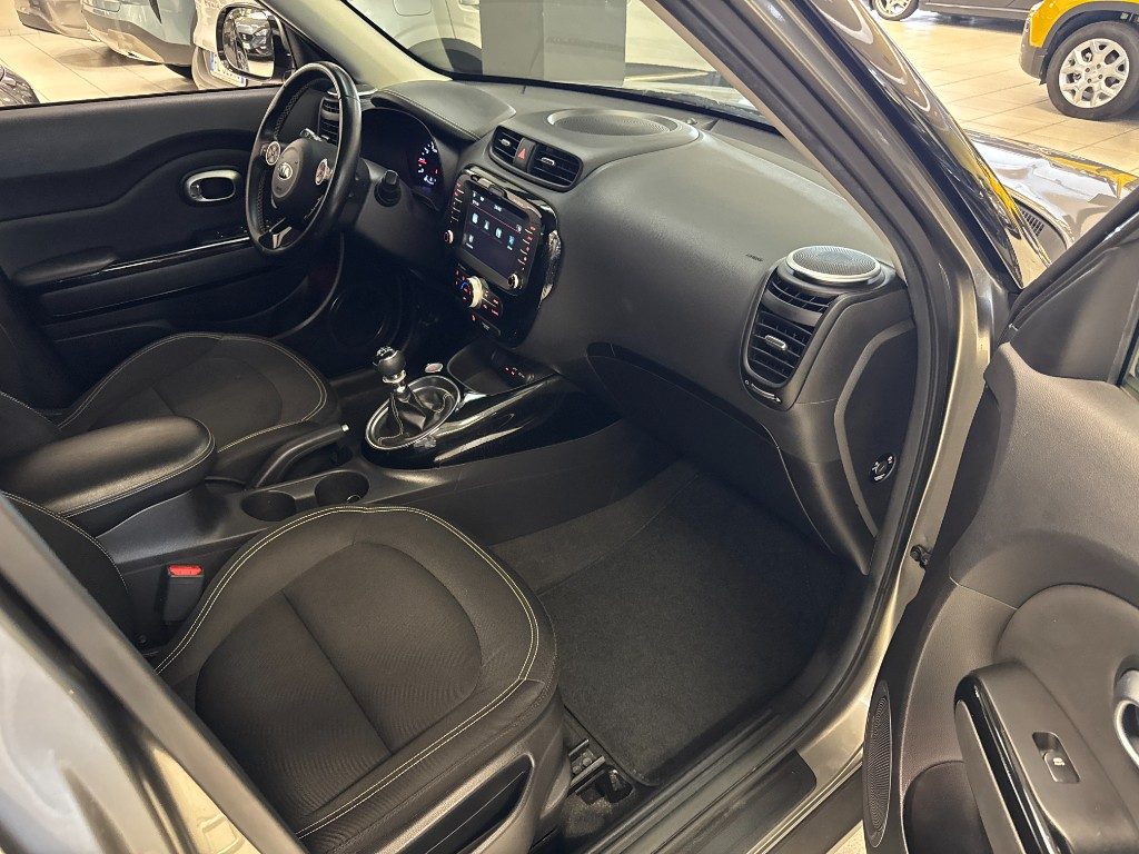 KIA Soul 1.6 CRDi You® Soul-UNICO PROPRIETARIO-SERVICE KIA - 9