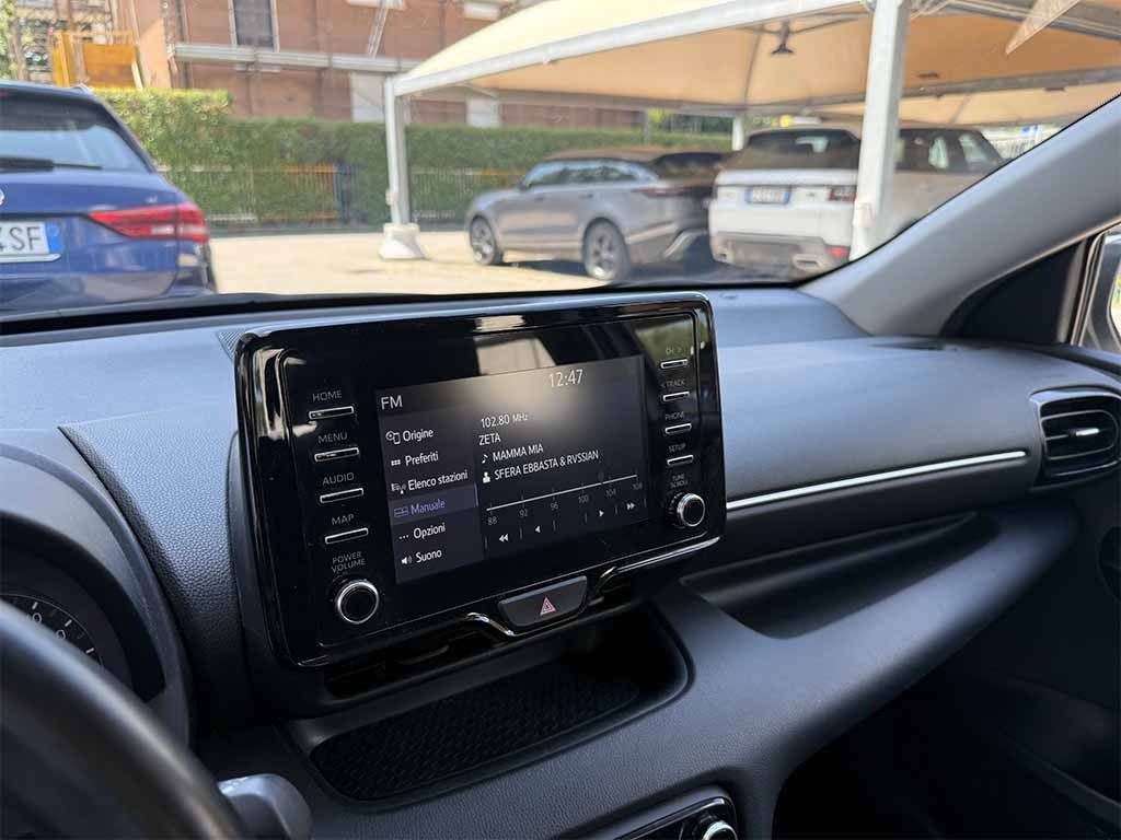 TOYOTA Yaris 1.5h TELECAMERA CARPLAY PREZZO REALE - 14