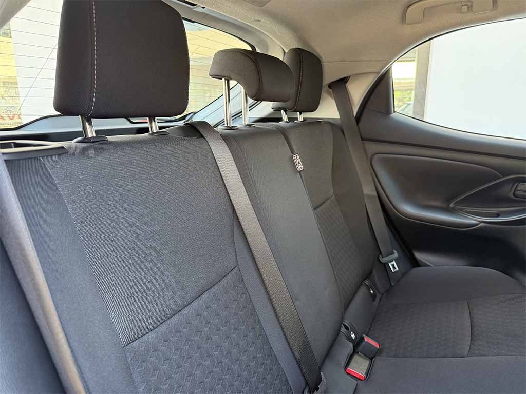 TOYOTA Yaris 1.5h TELECAMERA CARPLAY PREZZO REALE - 23