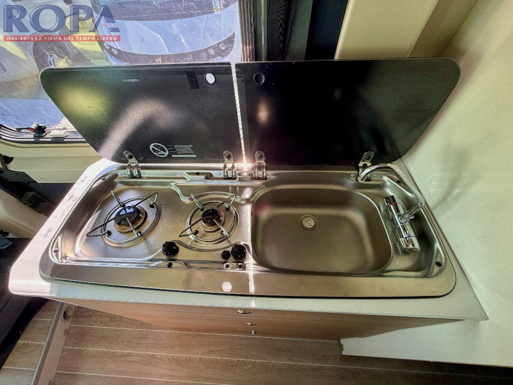 .MENFYS VAN PRESTIGE 3