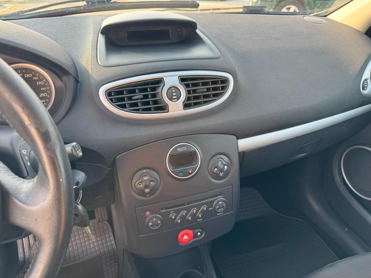RENAULT Clio 1.5 dCi 70CV 5 porte Luxe - 10