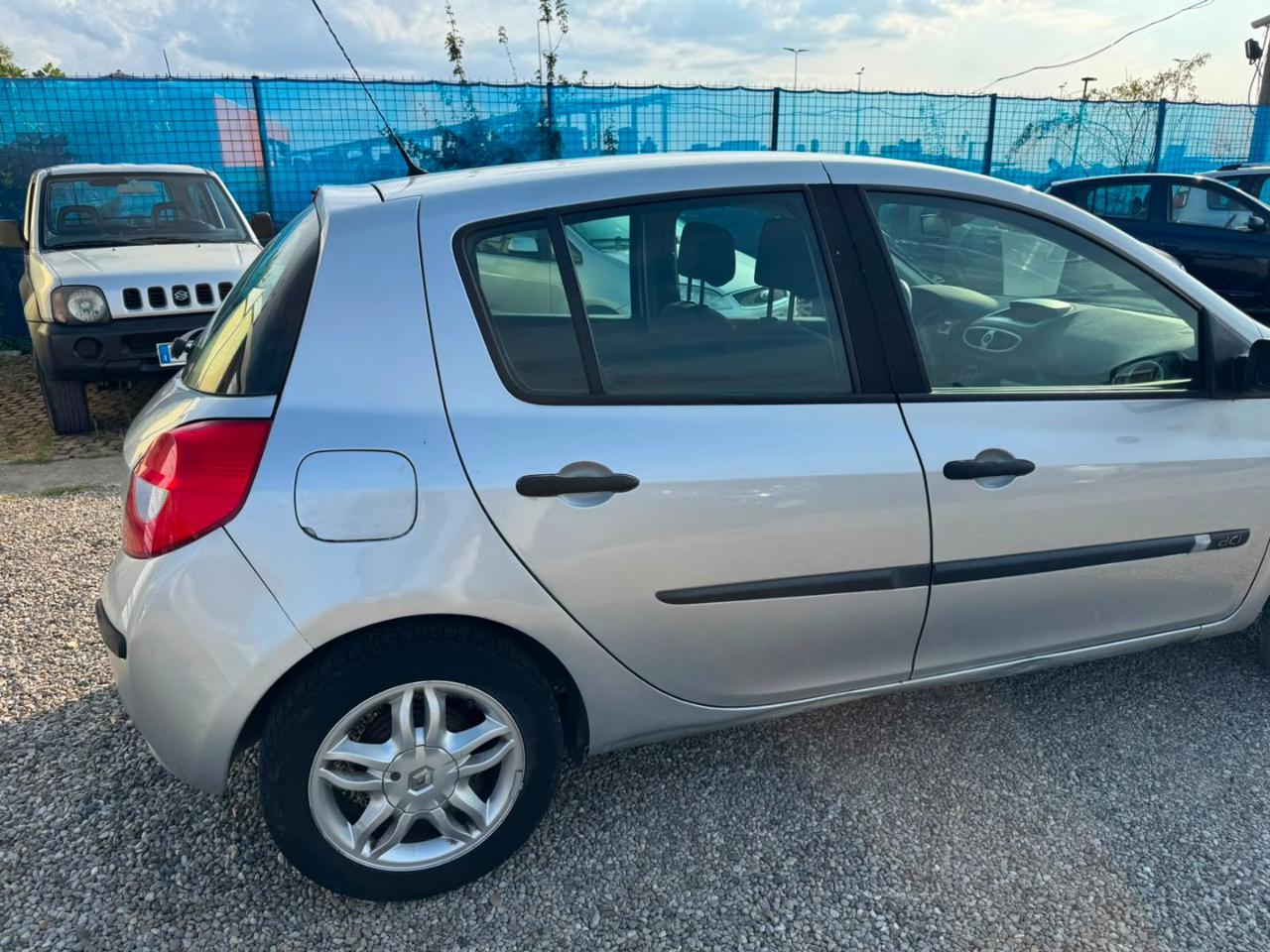 RENAULT Clio 1.5 dCi 70CV 5 porte Luxe - 4