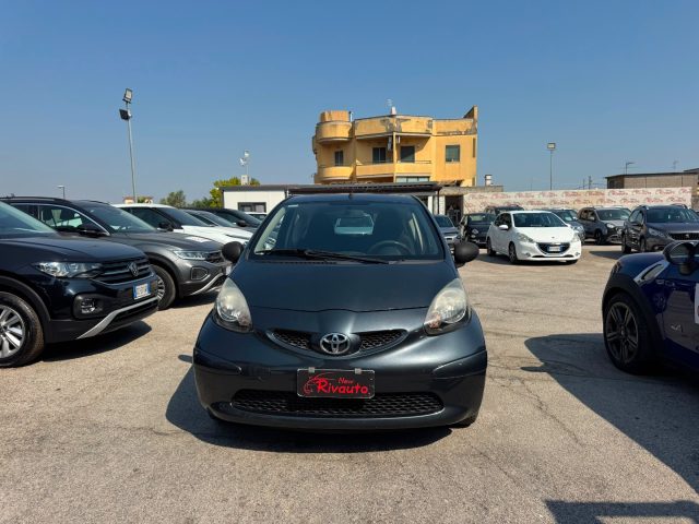 TOYOTA Aygo Grigio scuro metallizzato