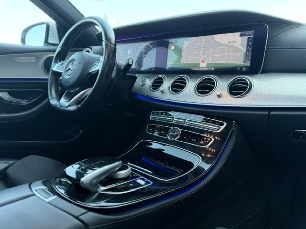 Clicca per ingrandire E 220 - d Premium Plus AMG*BERLINA*TETTO APRIBILE