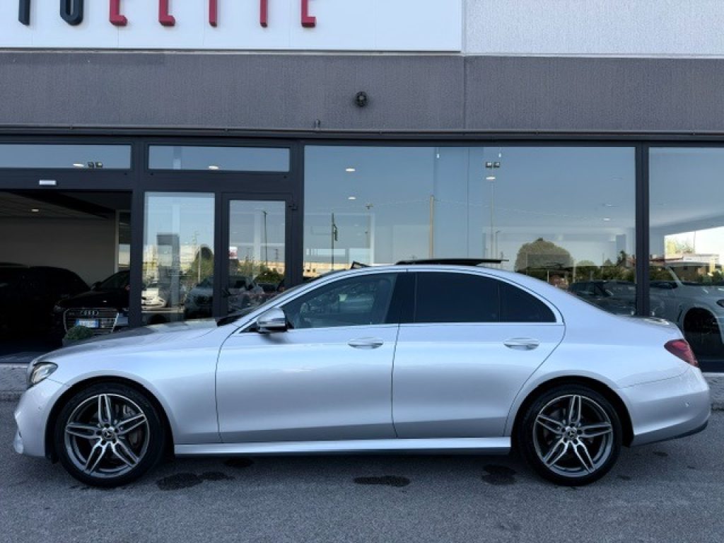 Clicca per ingrandire E 220 - d Premium Plus AMG*BERLINA*TETTO APRIBILE