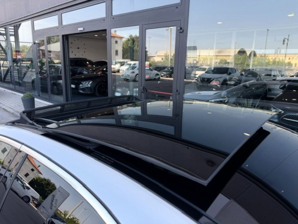 Clicca per ingrandire E 220 - d Premium Plus AMG*BERLINA*TETTO APRIBILE