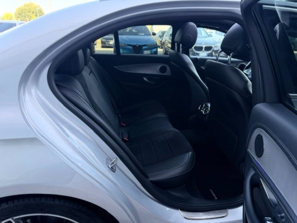 Clicca per ingrandire E 220 - d Premium Plus AMG*BERLINA*TETTO APRIBILE