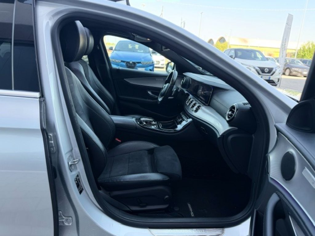 Clicca per ingrandire E 220 - d Premium Plus AMG*BERLINA*TETTO APRIBILE