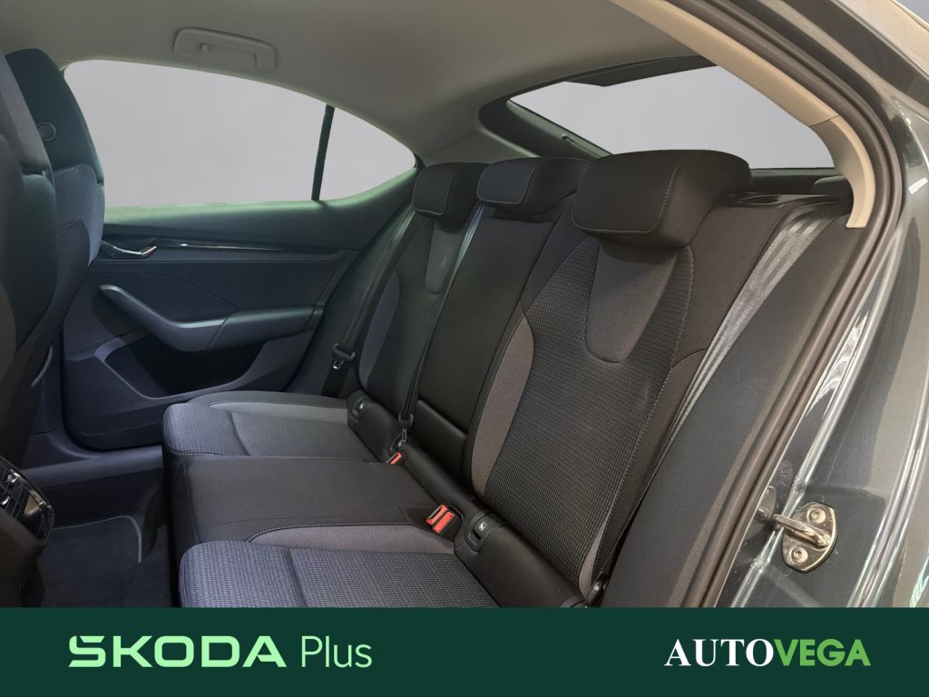 SKODA Octavia 2.0 tdi evo executive 115cv - 12