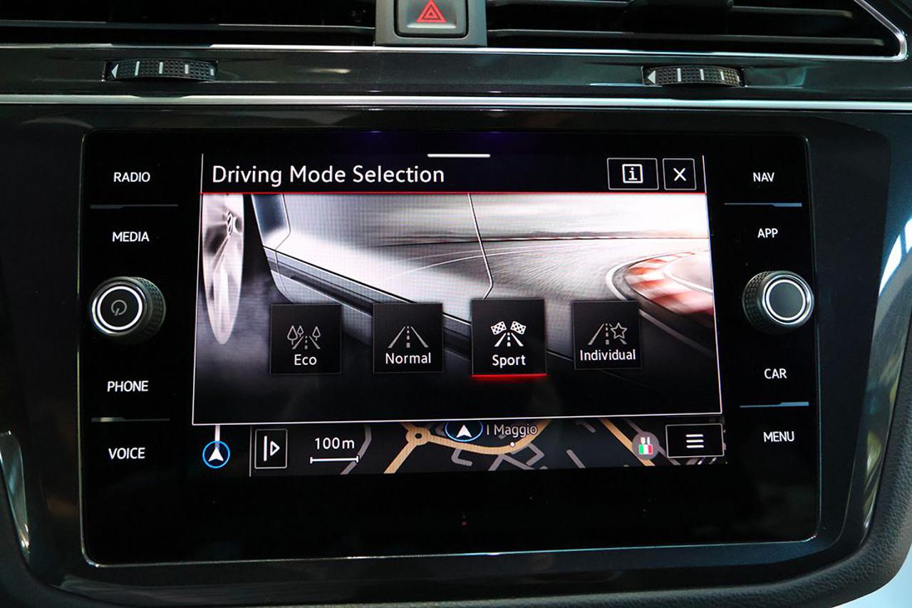 VOLKSWAGEN Tiguan 2.0 TDI 150cv SCR DSG 4Motion R-Line - 29