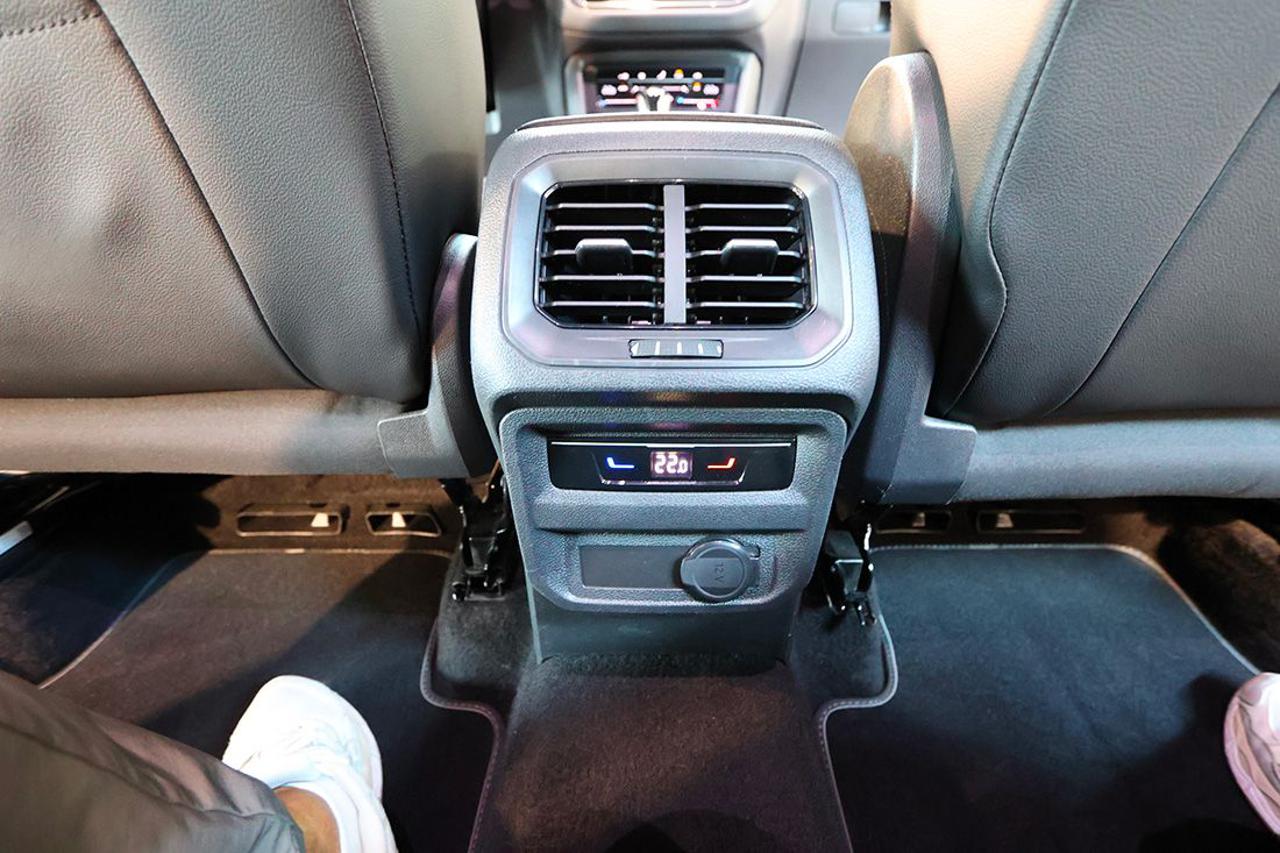 VOLKSWAGEN Tiguan 2.0 TDI 150cv SCR DSG 4Motion R-Line - 36