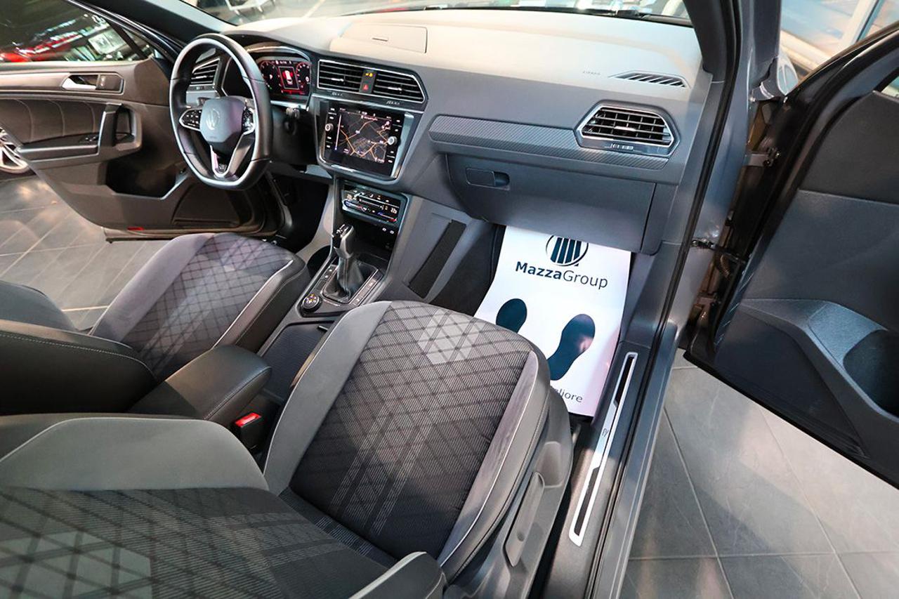 VOLKSWAGEN Tiguan 2.0 TDI 150cv SCR DSG 4Motion R-Line - 16