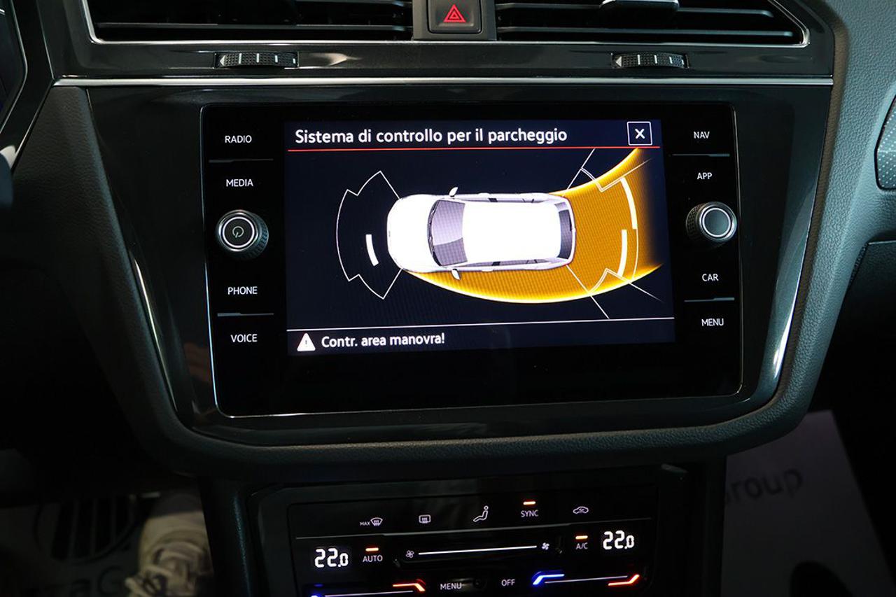 VOLKSWAGEN Tiguan 2.0 TDI 150cv SCR DSG 4Motion R-Line - 24