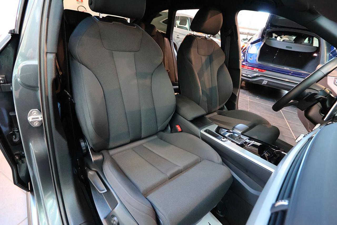 AUDI A4 35 TDI Avant S-Tronic S-Line - 17