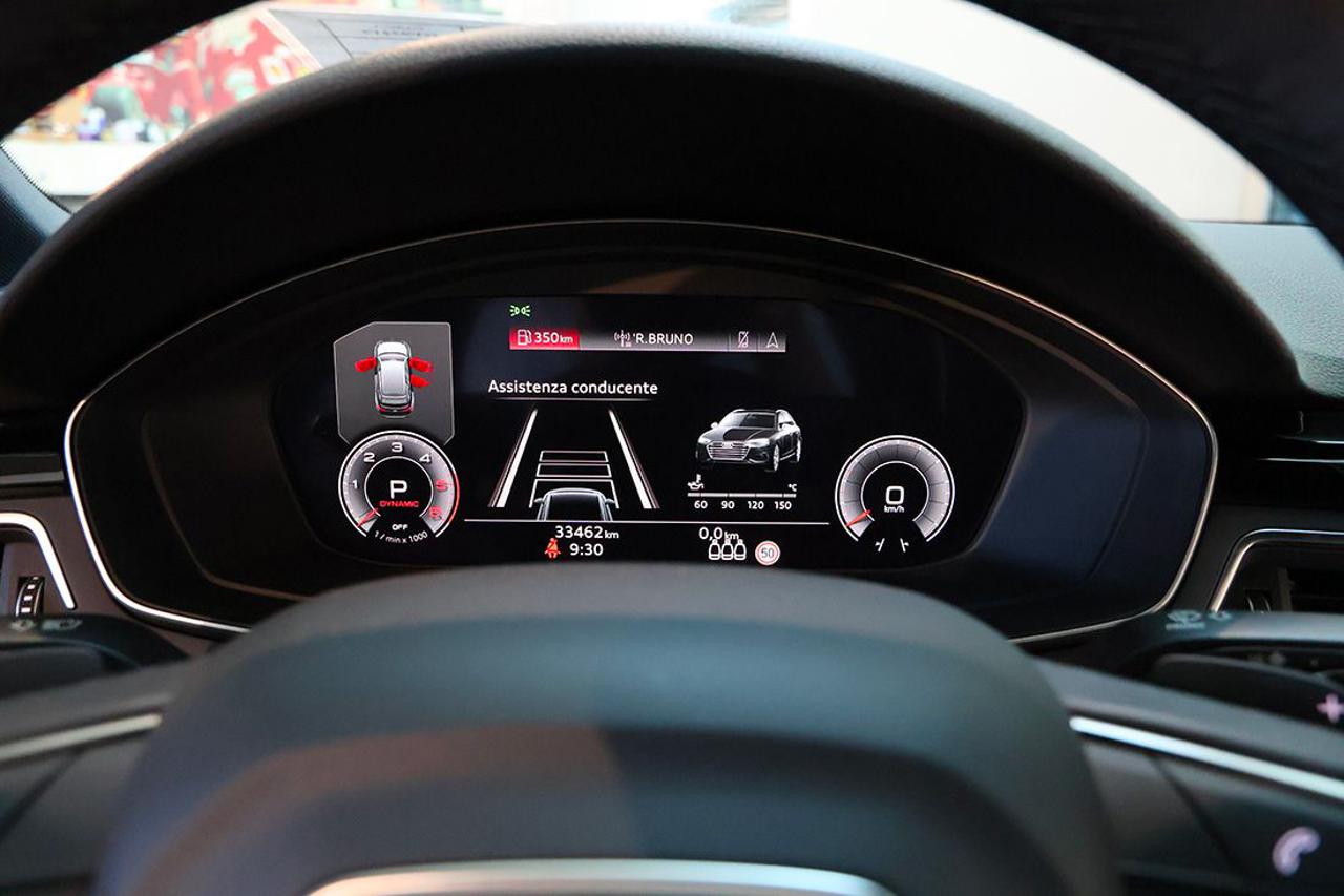 AUDI A4 35 TDI Avant S-Tronic S-Line - 32