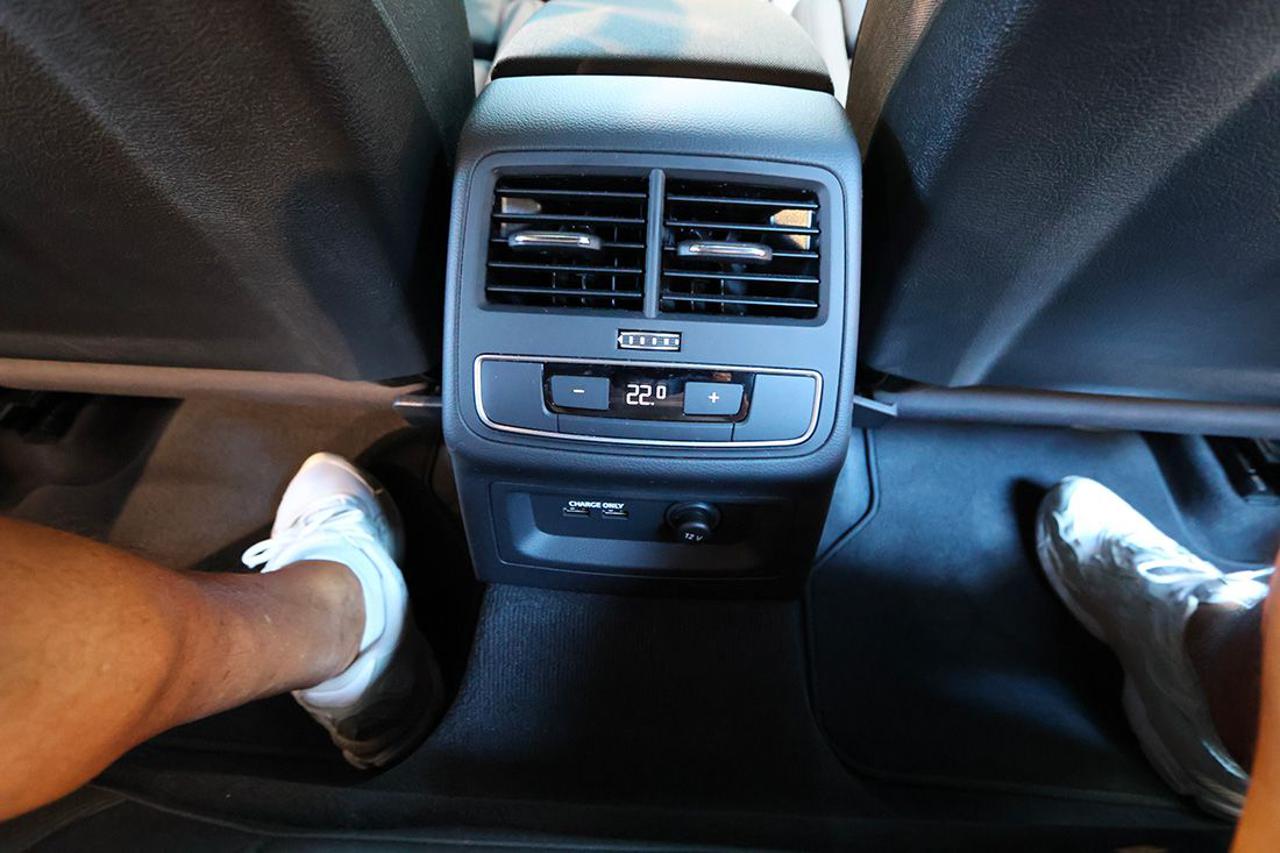 AUDI A4 35 TDI Avant S-Tronic S-Line - 43