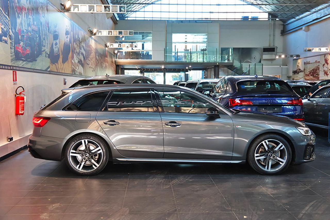 AUDI A4 35 TDI Avant S-Tronic S-Line - 2