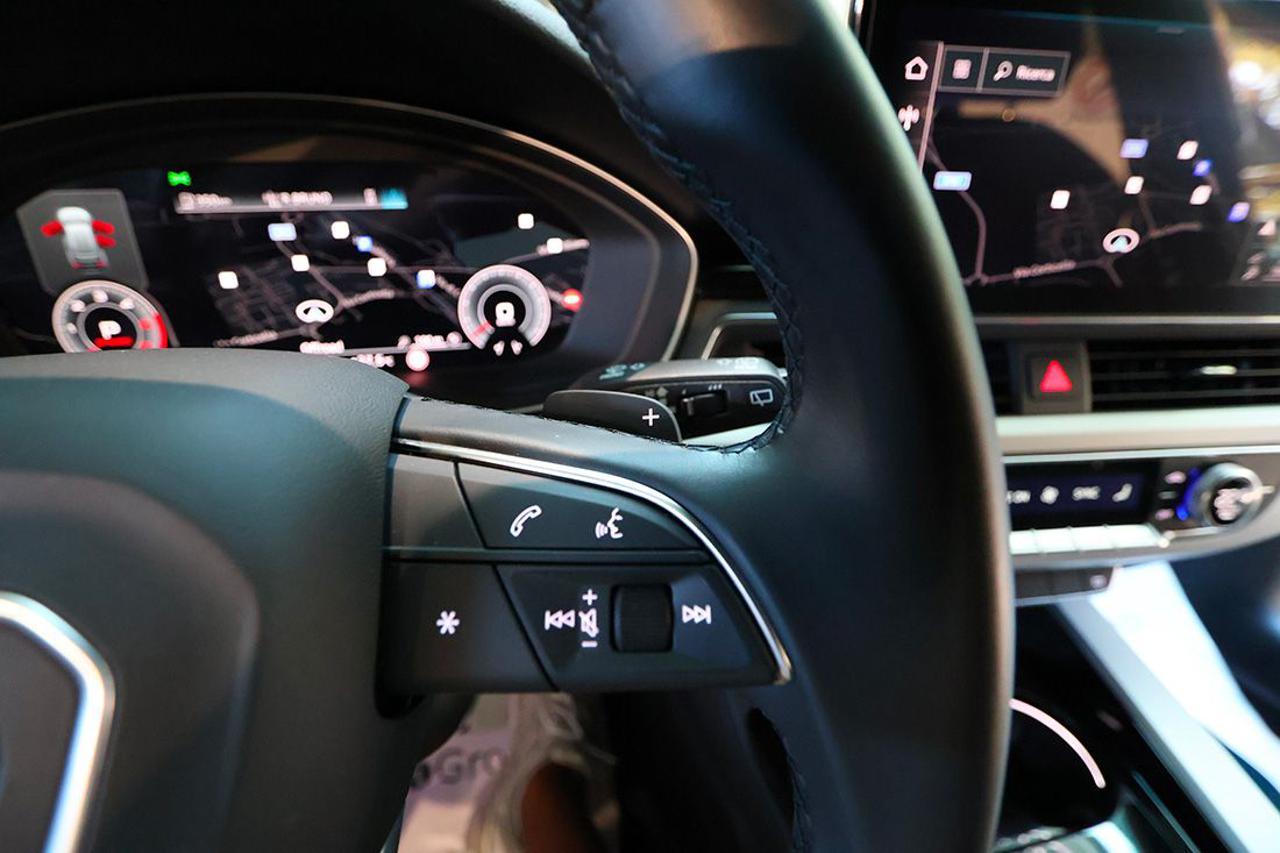 AUDI A4 35 TDI Avant S-Tronic S-Line - 22