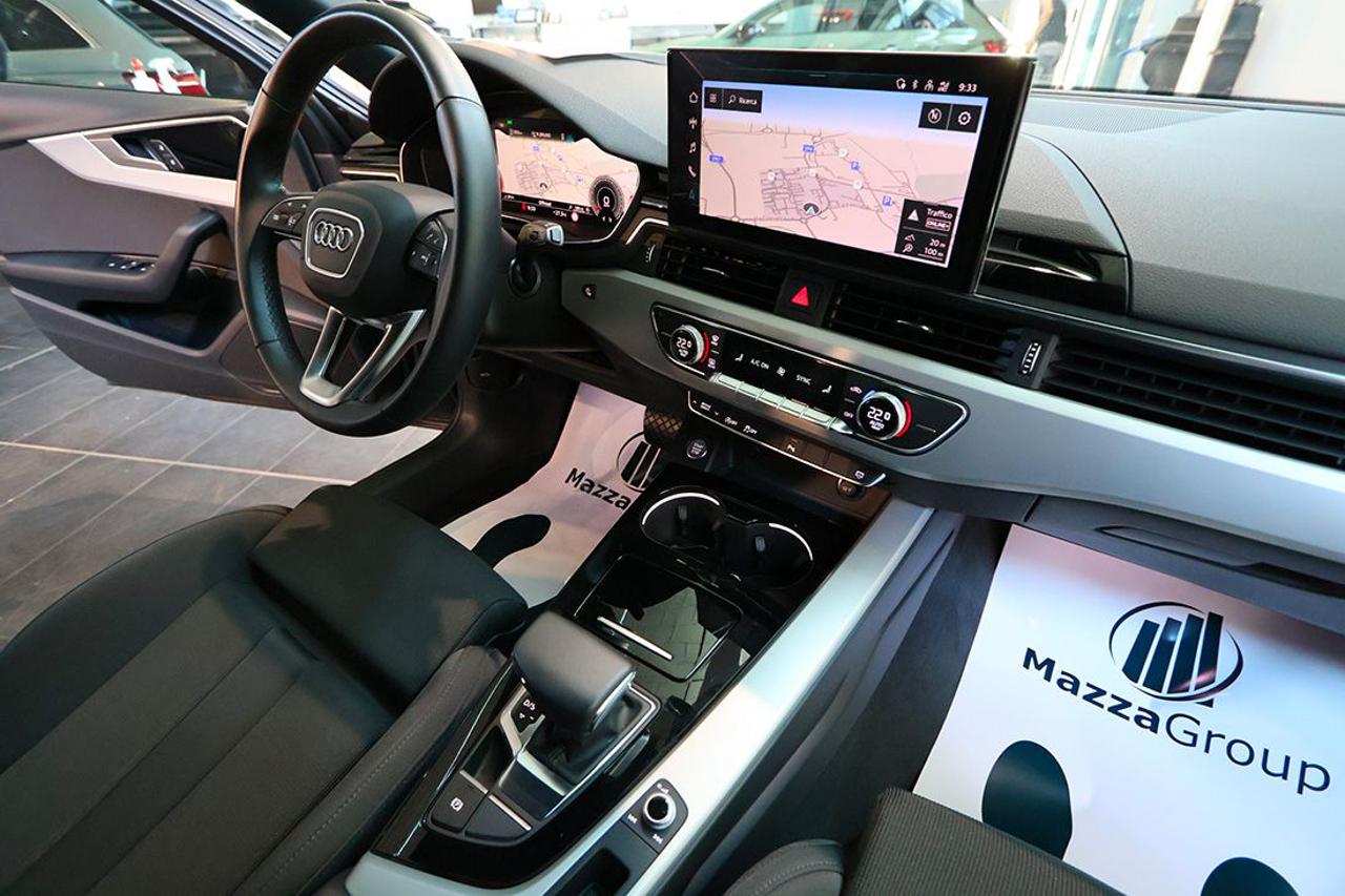AUDI A4 35 TDI Avant S-Tronic S-Line - 36