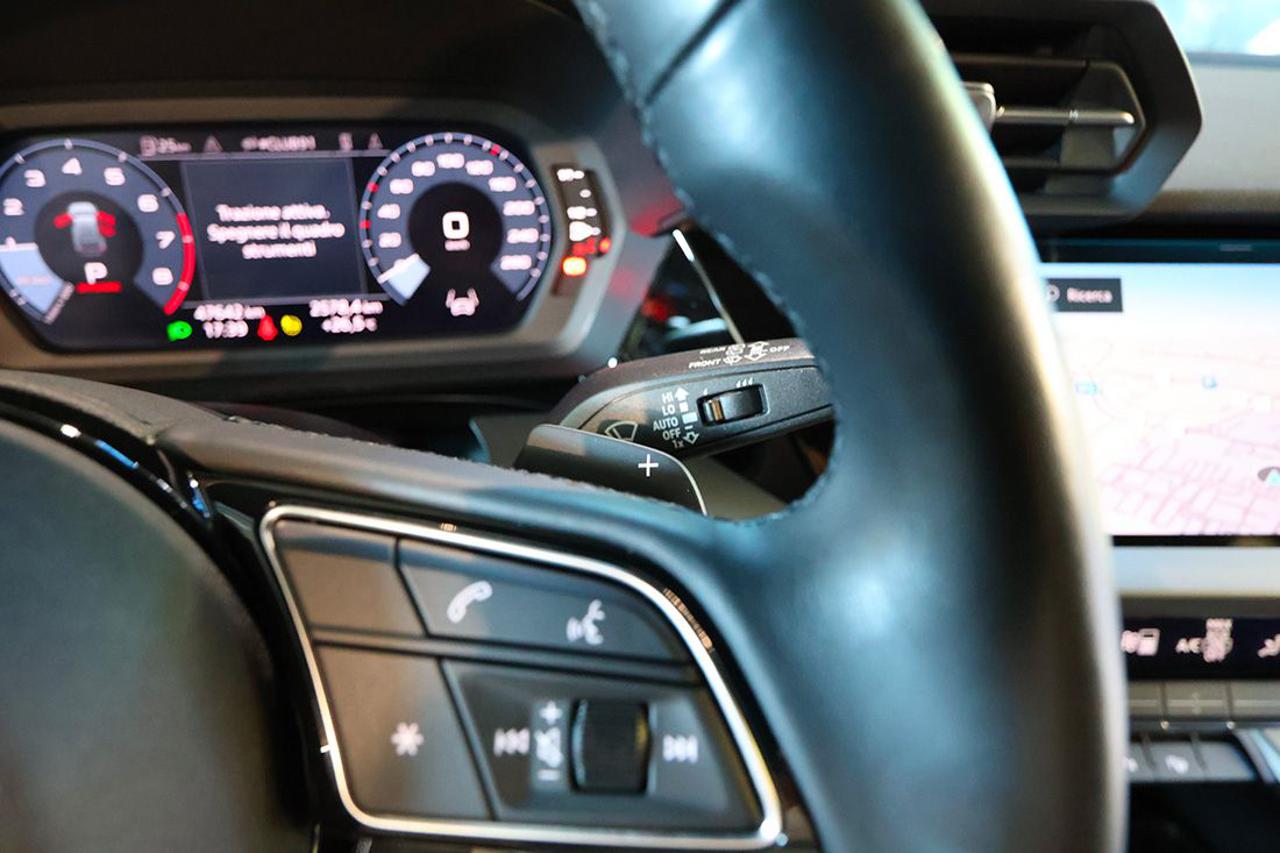AUDI A3 35 TFSI Sportback S-Tronic S-Line - 22