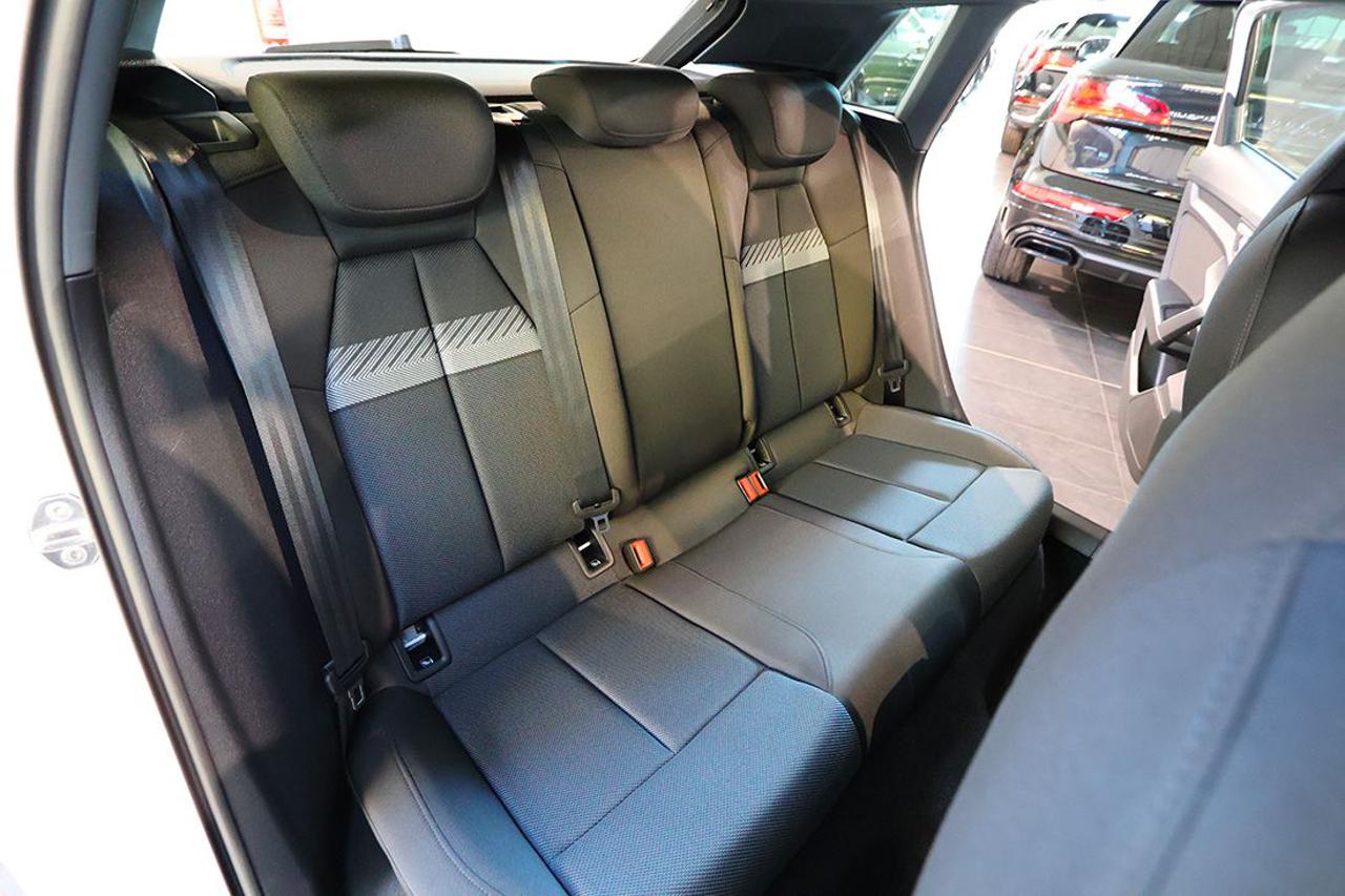 AUDI A3 35 TFSI Sportback S-Tronic S-Line - 20