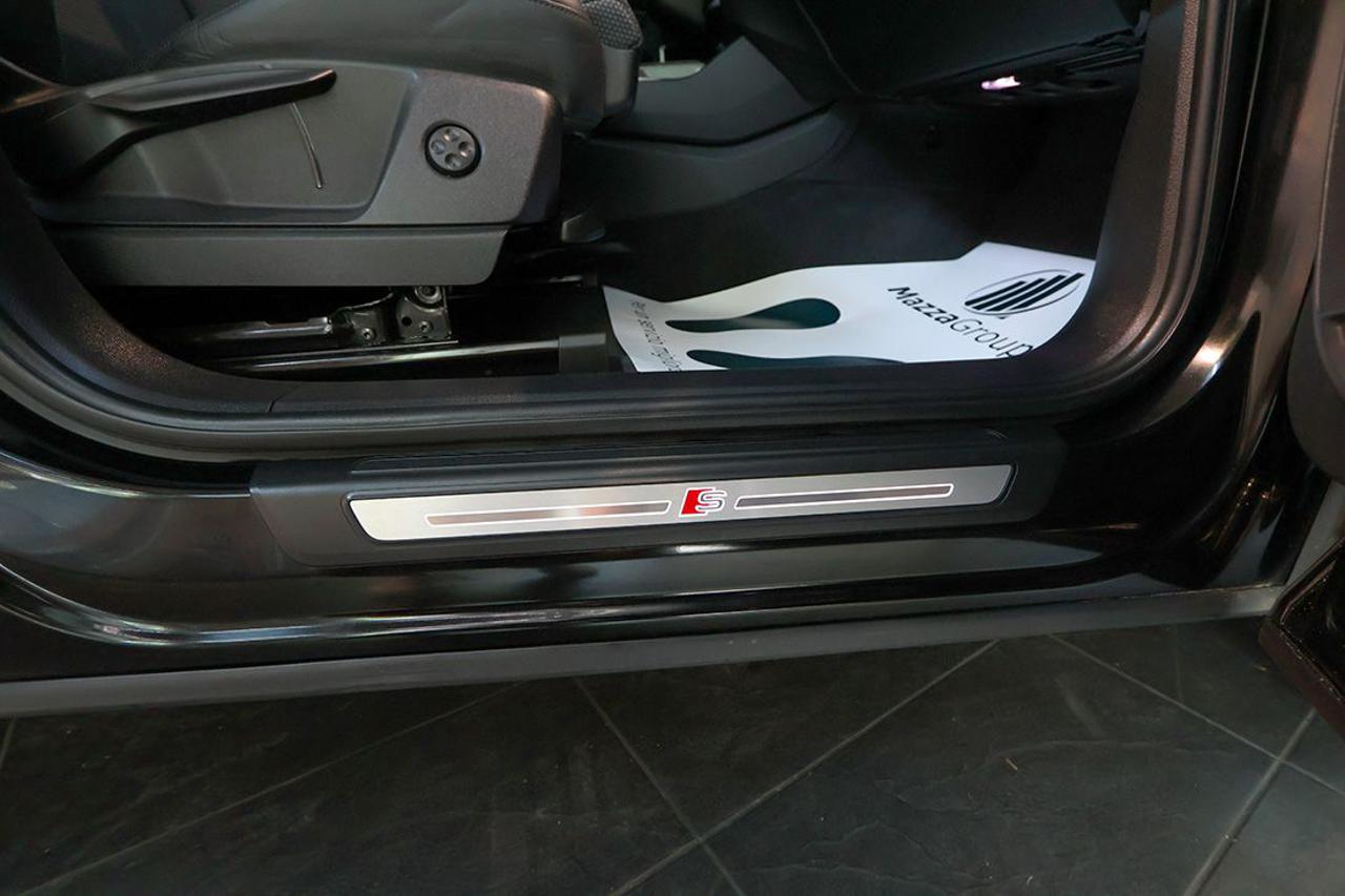 AUDI Q5 40 TDI Quattro S-Tronic Identity Black - 43