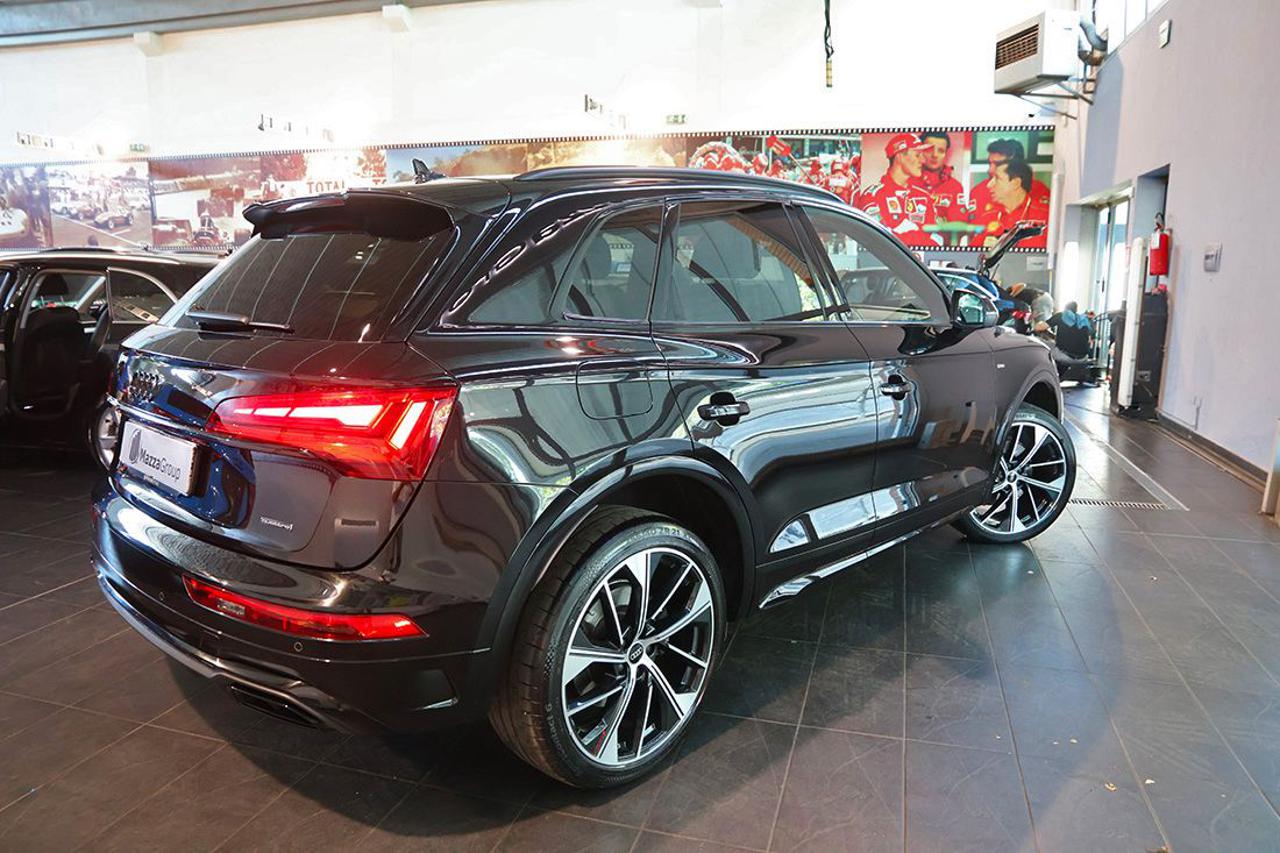 AUDI Q5 40 TDI Quattro S-Tronic Identity Black - 9