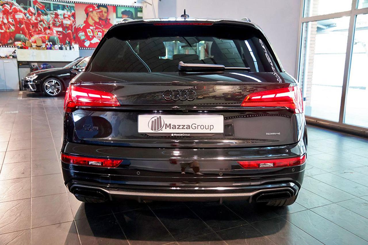 AUDI Q5 40 TDI Quattro S-Tronic Identity Black - 8