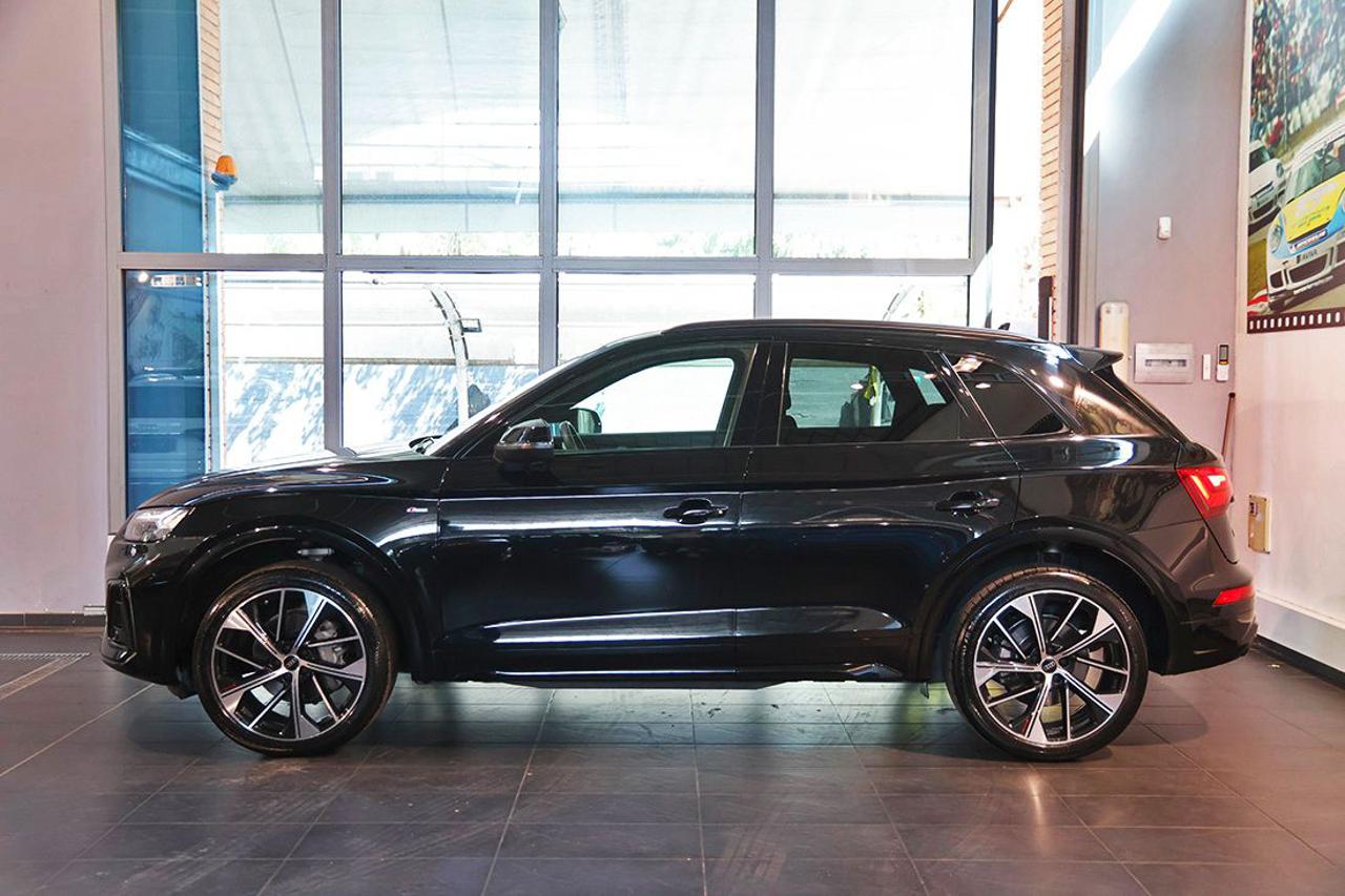 AUDI Q5 40 TDI Quattro S-Tronic Identity Black - 3