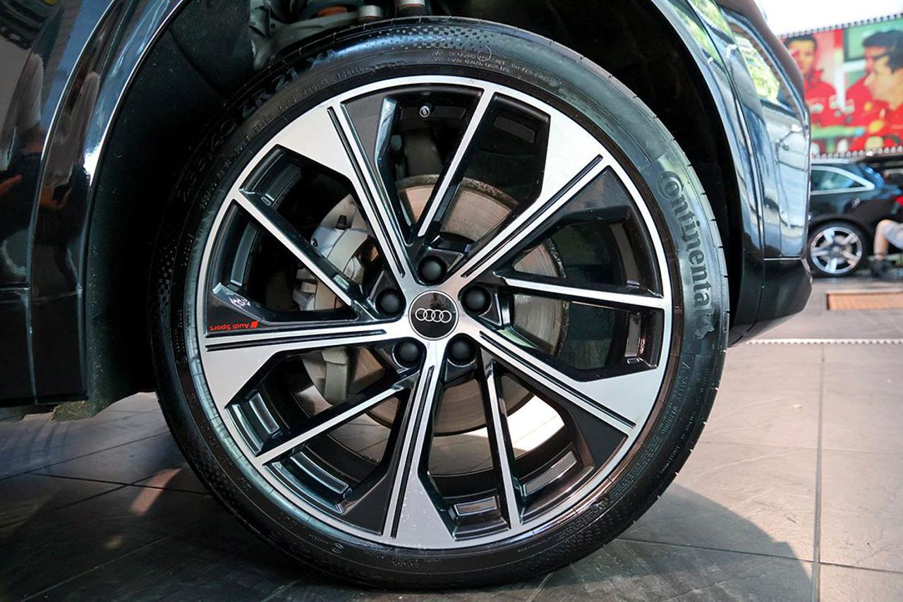 AUDI Q5 40 TDI Quattro S-Tronic Identity Black - 6