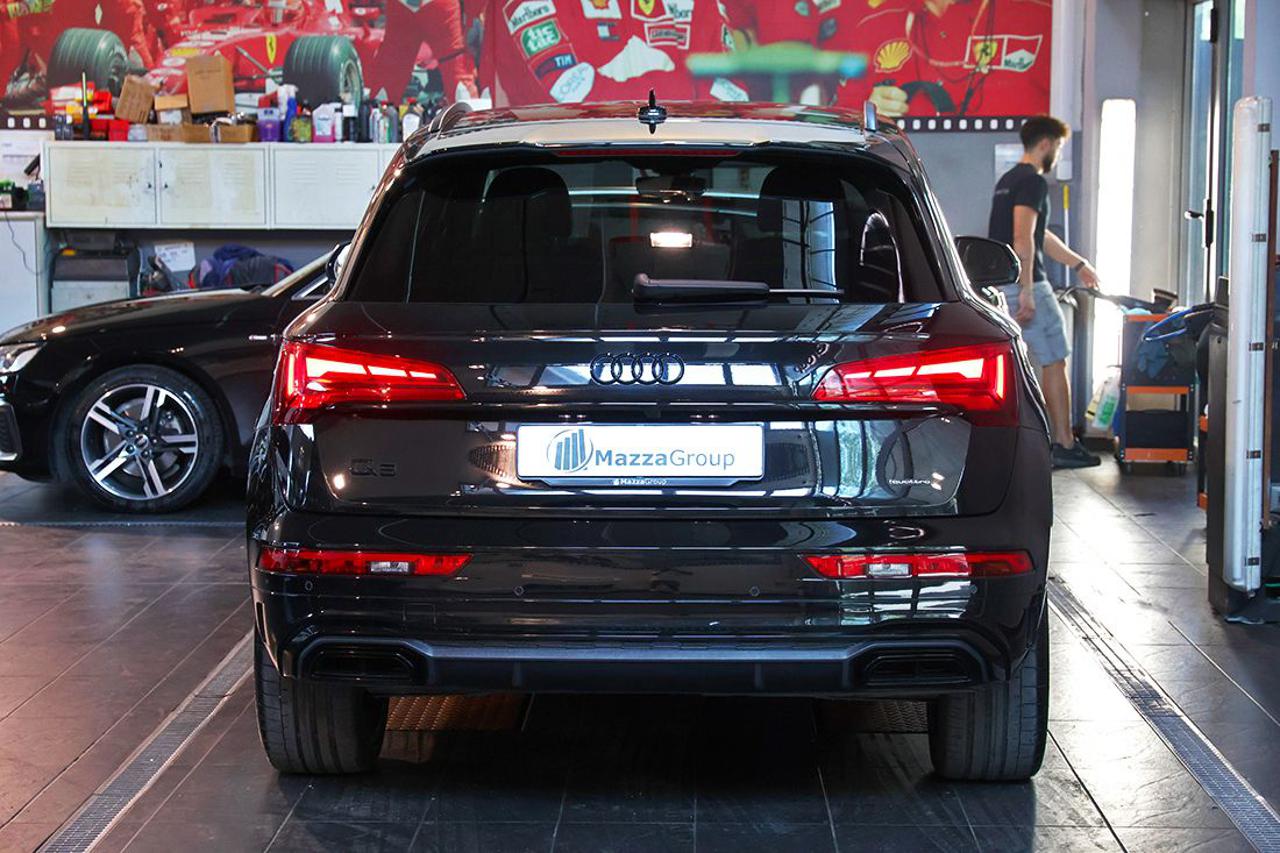 AUDI Q5 40 TDI Quattro S-Tronic Identity Black - 4