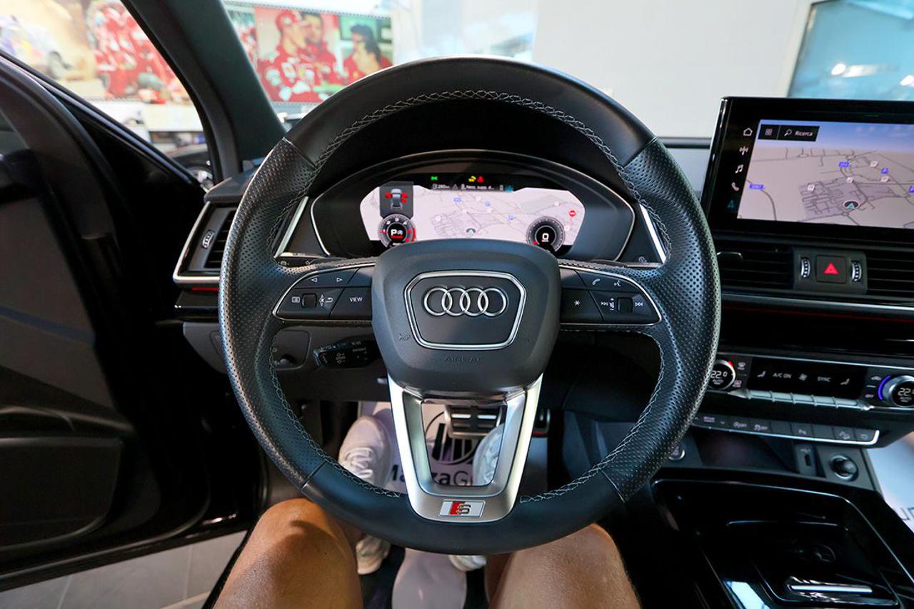 AUDI Q5 40 TDI Quattro S-Tronic Identity Black - 21