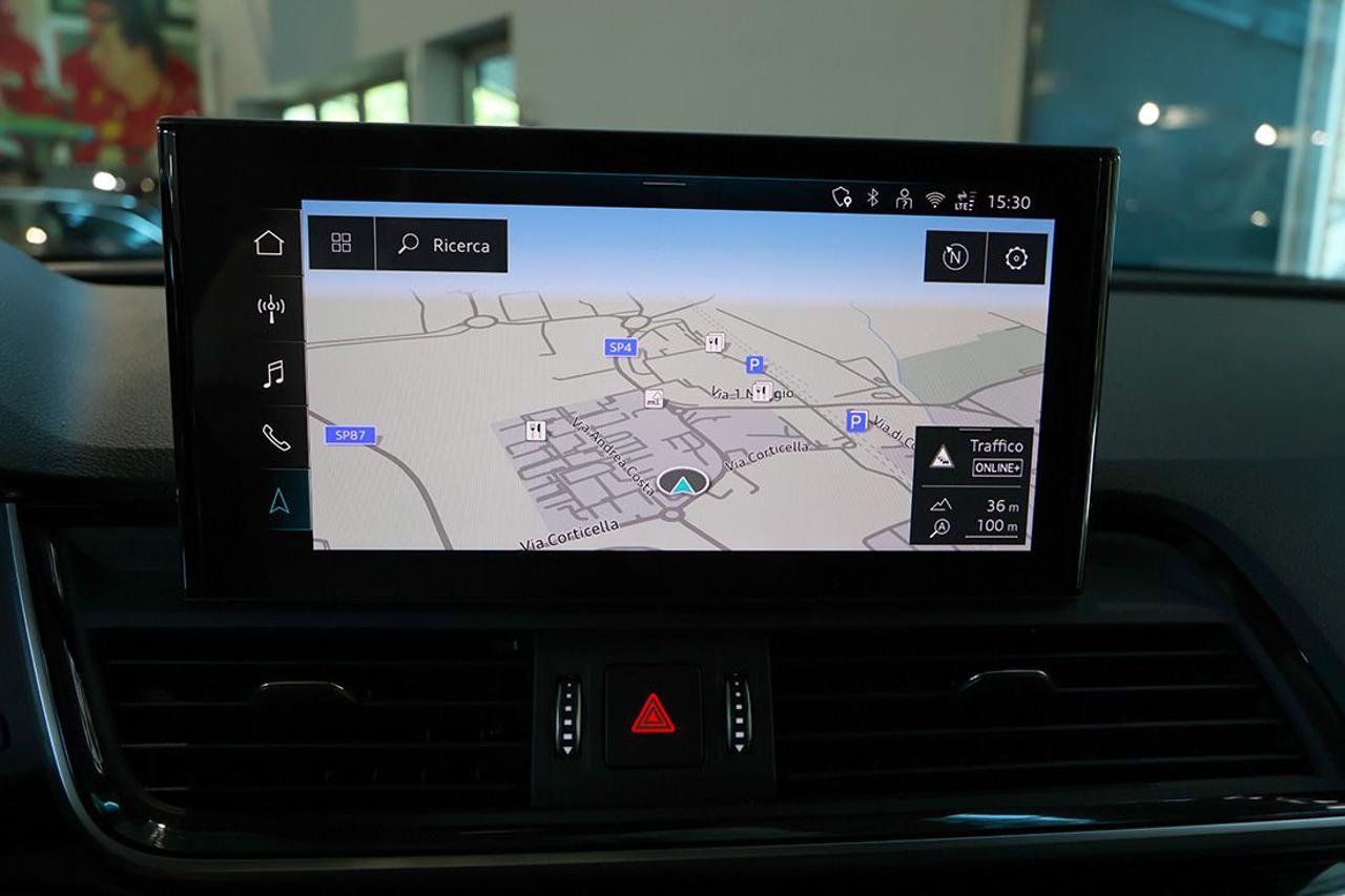 AUDI Q5 40 TDI Quattro S-Tronic Identity Black - 23