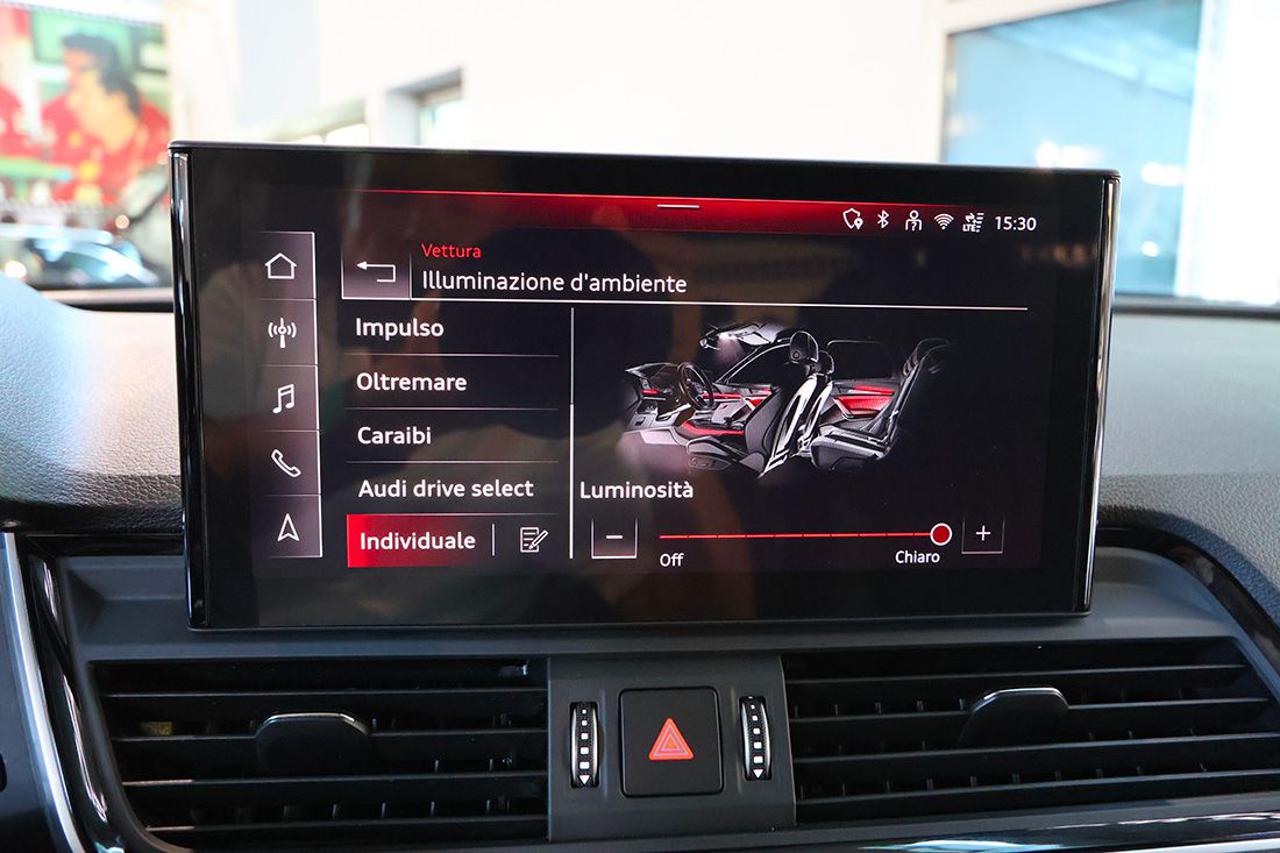 AUDI Q5 40 TDI Quattro S-Tronic Identity Black - 27