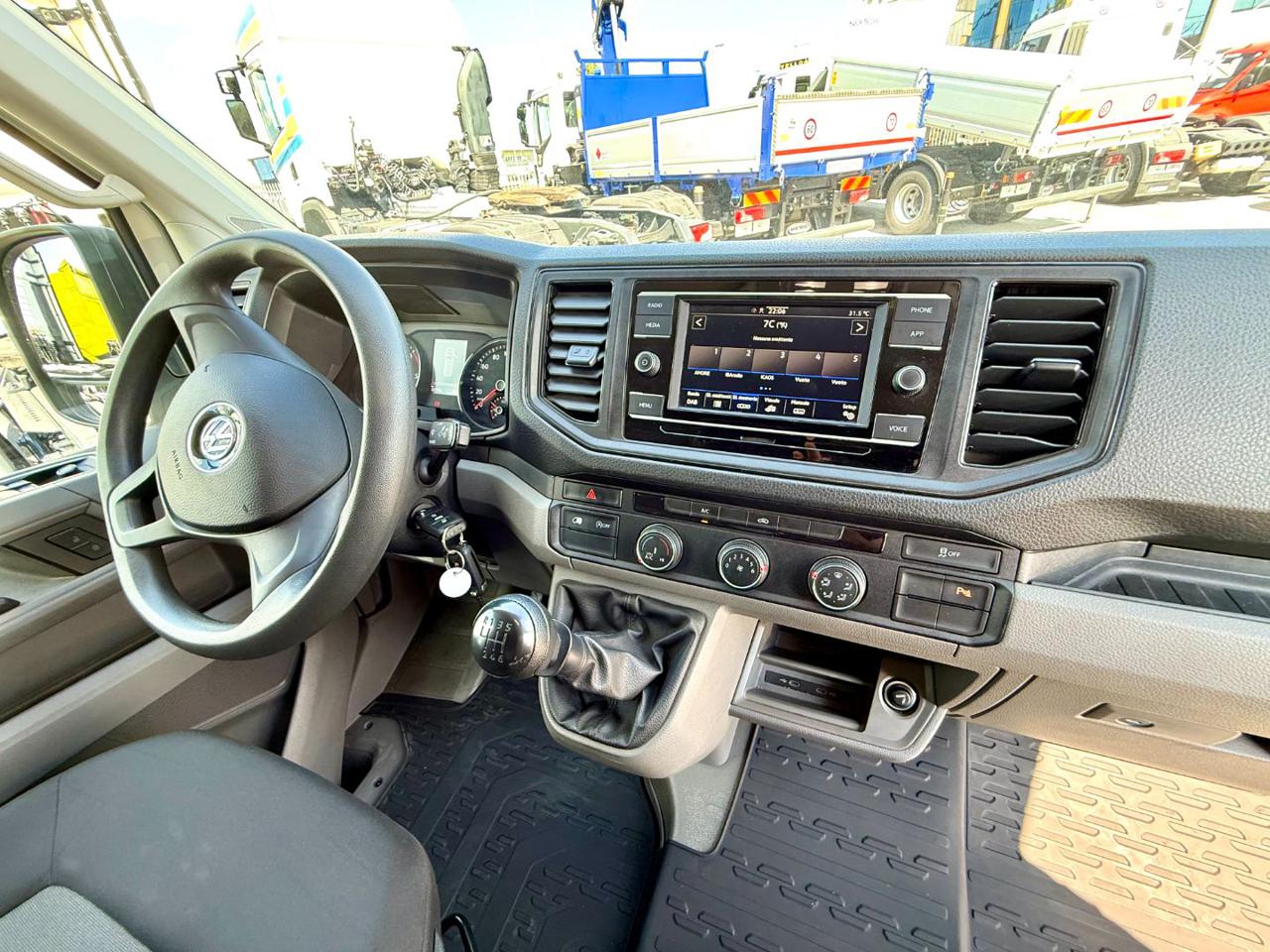 VOLKSWAGEN CRAFTER  2.0 TDI - L5H4 - 10