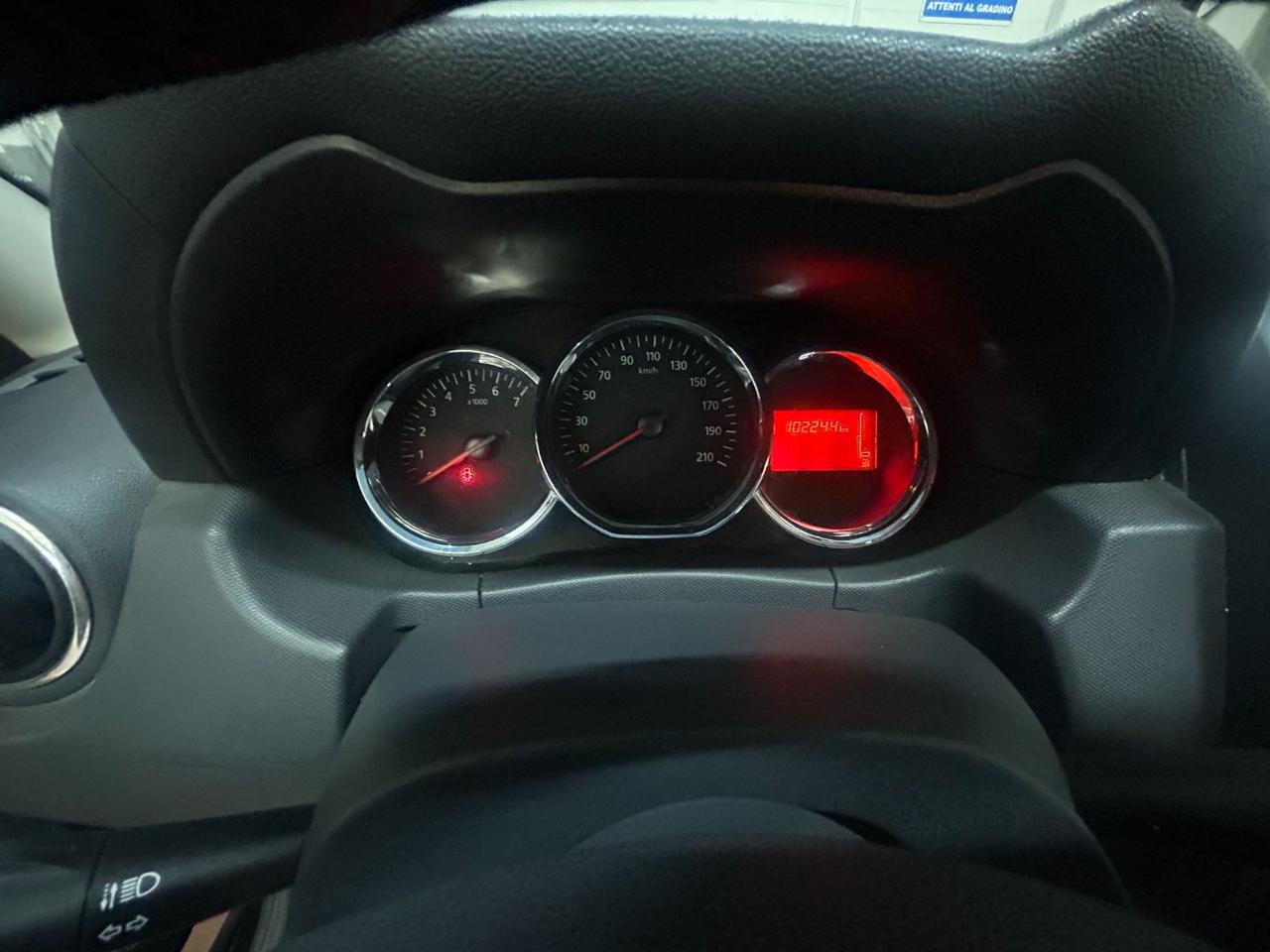 DACIA Duster 1.6 110CV 4x2 GPL Lauréate - 9