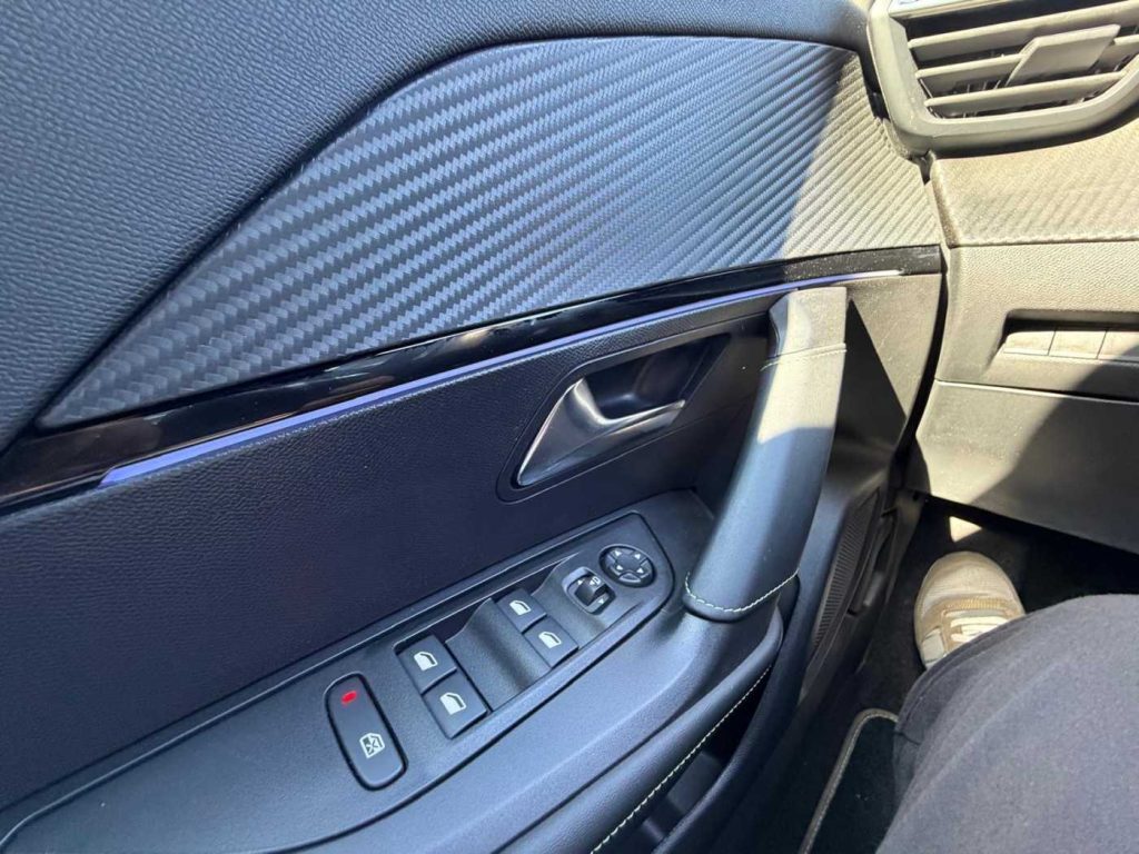 PEUGEOT 2008 1.2 hybrid GT 145cv e-dcs6 - 20