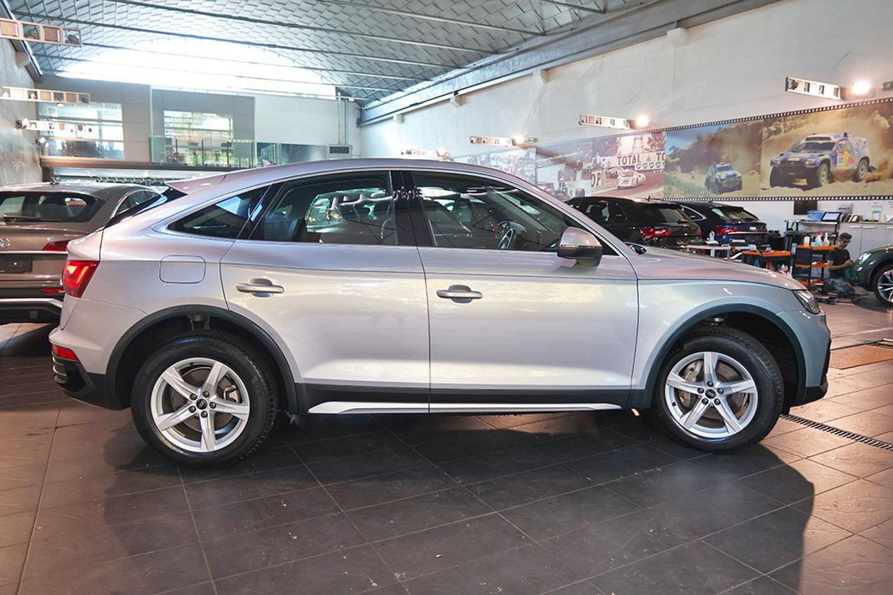 AUDI Q5 40 TDI Sportback Quattro S-Tronic Busin. Advanced - 10