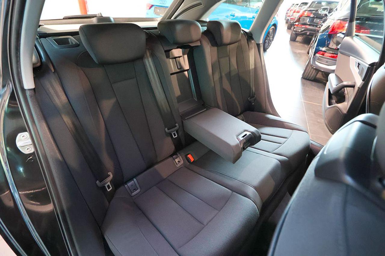 AUDI A4 35 TDI Avant S-Tronic S-Line - 20