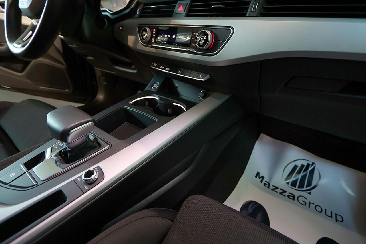AUDI A4 35 TDI Avant S-Tronic S-Line - 36