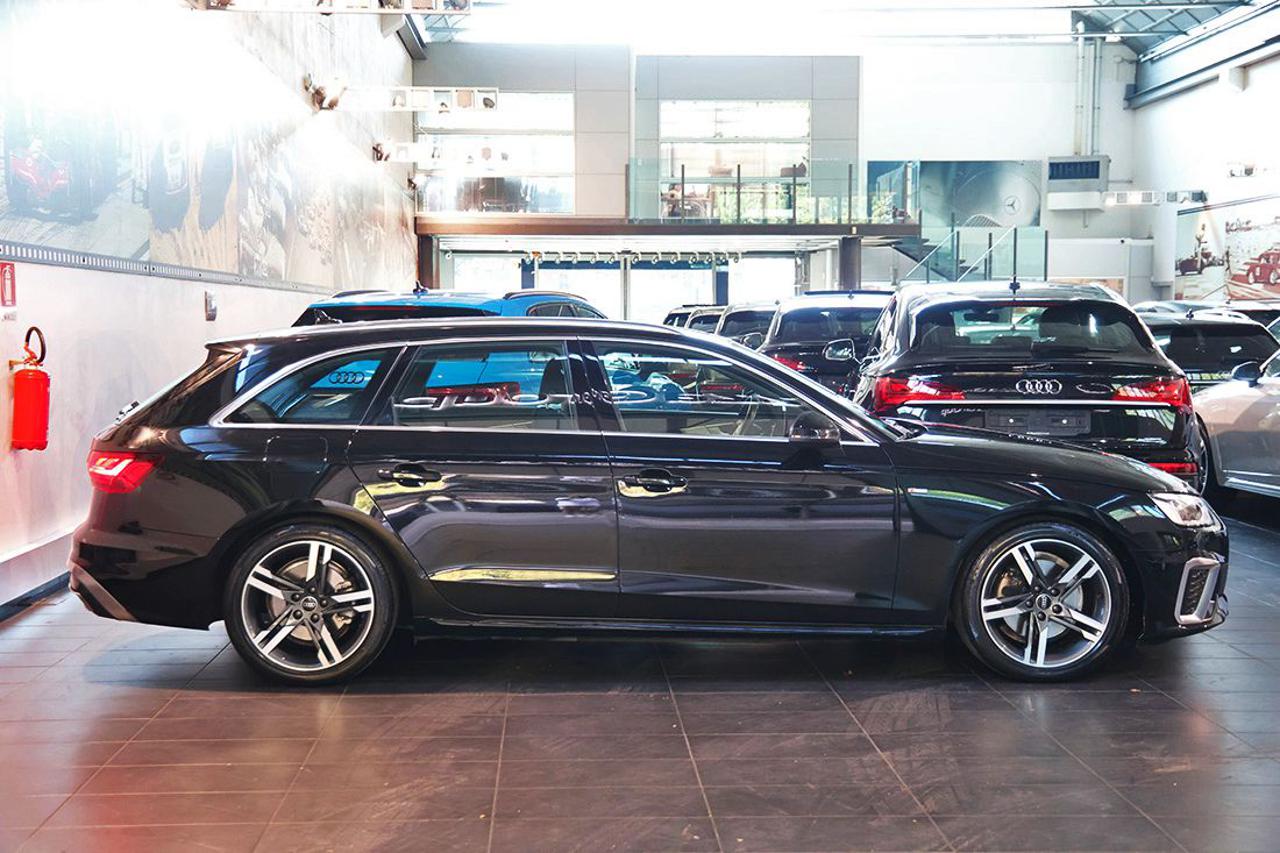 AUDI A4 35 TDI Avant S-Tronic S-Line - 2