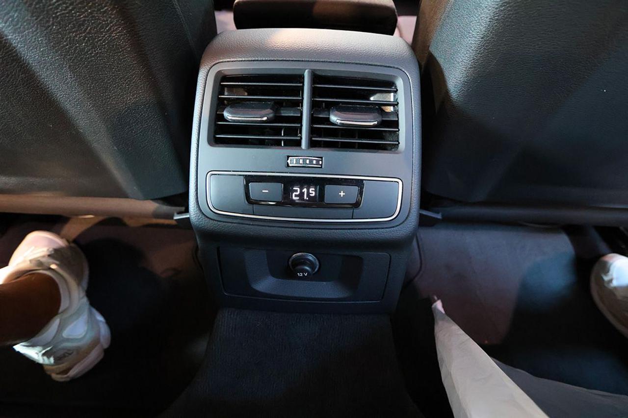 AUDI A4 35 TDI Avant S-Tronic S-Line - 43