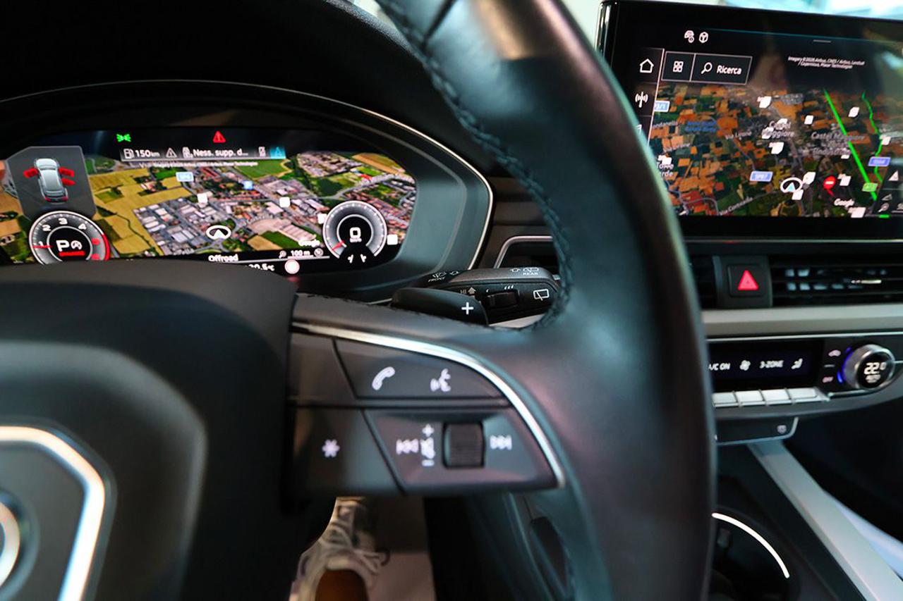 AUDI A4 35 TDI Avant S-Tronic S-Line - 22
