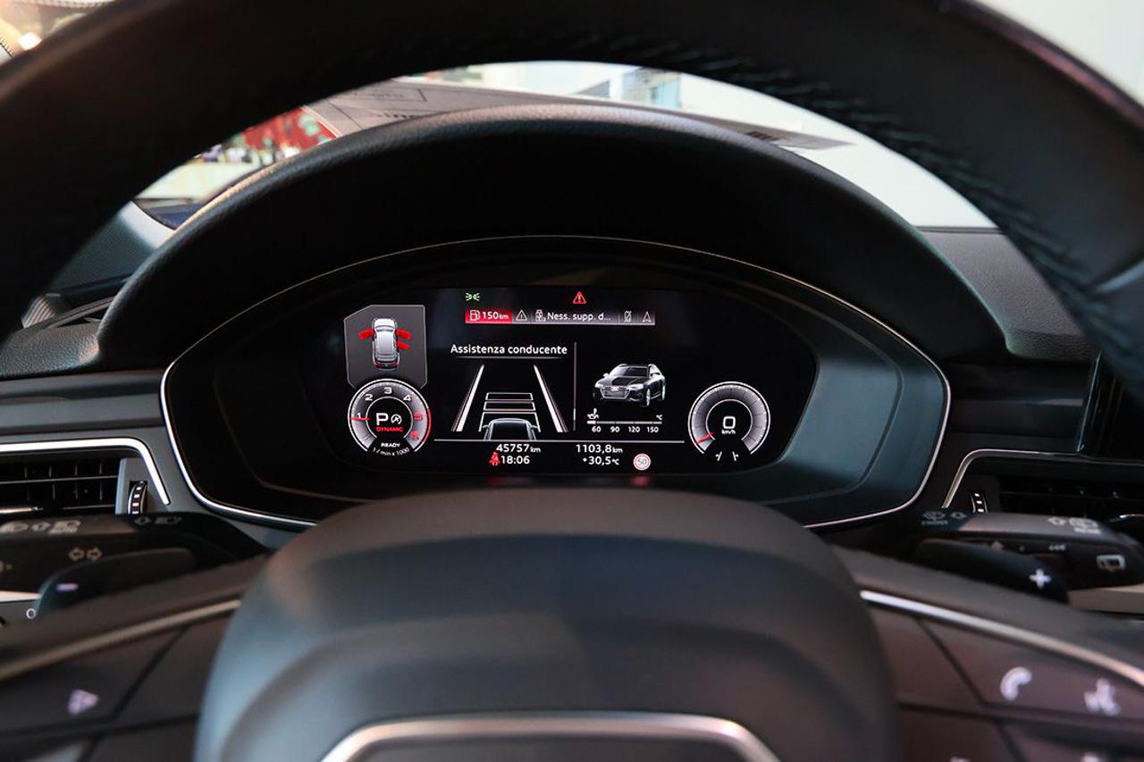 AUDI A4 35 TDI Avant S-Tronic S-Line - 33